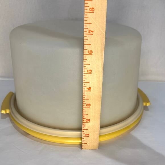 Vintage Tupperware Cake Taker Carrier Harvest Gold 1970s - Picture 4 of 5